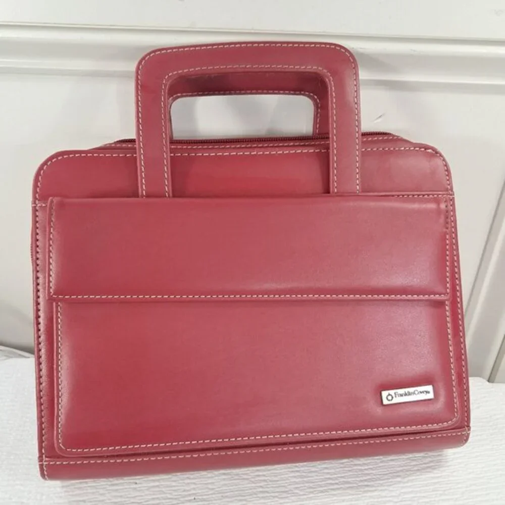 Franklin Covey Red Zip Planner Binder Briefcase Handles 7 ring organizer inserts
